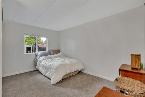 22111 108th Avenue SE Kent WA 98031