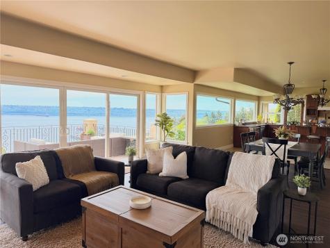 4702 Browns Point Boulevard NE Tacoma WA 98422