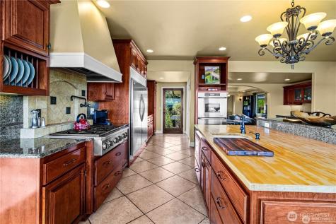 4702 Browns Point Boulevard NE Tacoma WA 98422
