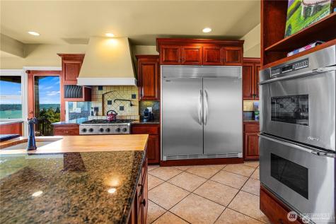 4702 Browns Point Boulevard NE Tacoma WA 98422