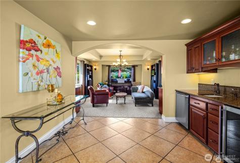 4702 Browns Point Boulevard NE Tacoma WA 98422
