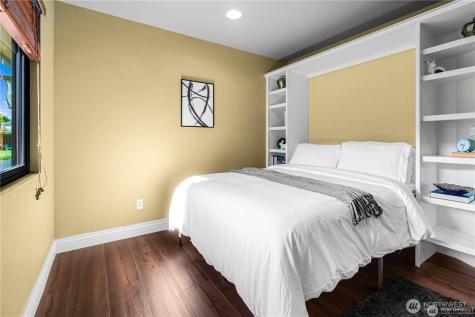 4702 Browns Point Boulevard NE Tacoma WA 98422