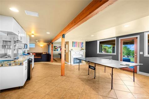 4702 Browns Point Boulevard NE Tacoma WA 98422