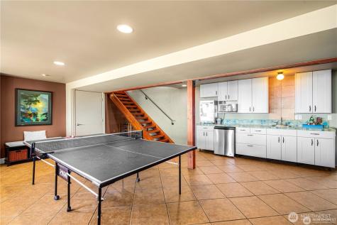 4702 Browns Point Boulevard NE Tacoma WA 98422