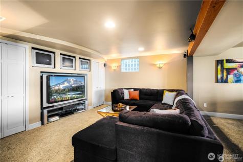 4702 Browns Point Boulevard NE Tacoma WA 98422
