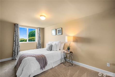4702 Browns Point Boulevard NE Tacoma WA 98422