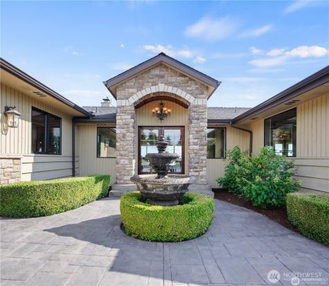 4702 Browns Point Boulevard NE Tacoma WA 98422