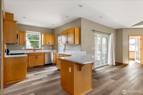 1611 SW Vanguard Street Oak Harbor WA 98277