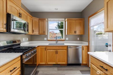 1611 SW Vanguard Street Oak Harbor WA 98277