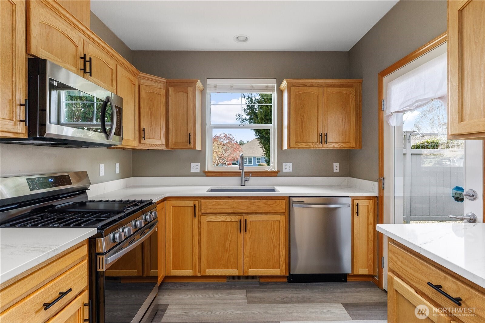 1611 SW Vanguard Street Oak Harbor WA 98277