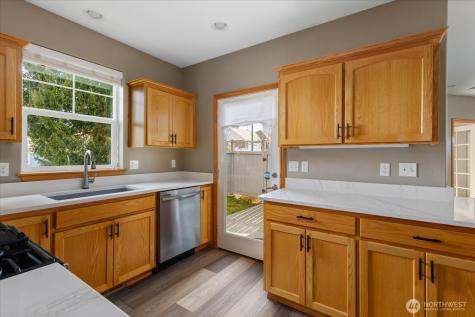 1611 SW Vanguard Street Oak Harbor WA 98277