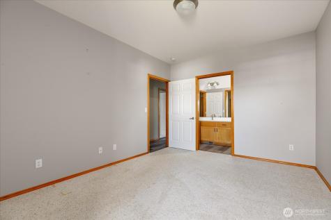 1611 SW Vanguard Street Oak Harbor WA 98277
