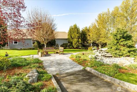 1611 SW Vanguard Street Oak Harbor WA 98277