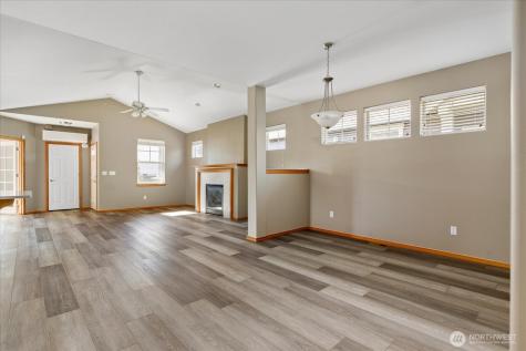 1611 SW Vanguard Street Oak Harbor WA 98277