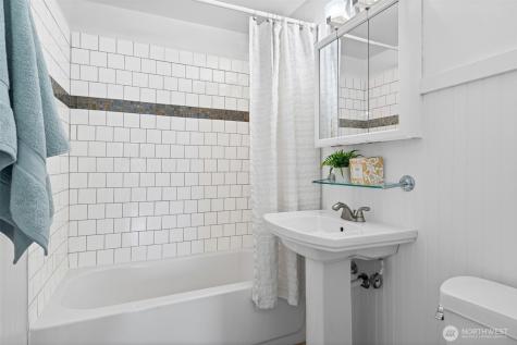 13323 20th Avenue NE Seattle WA 98125
