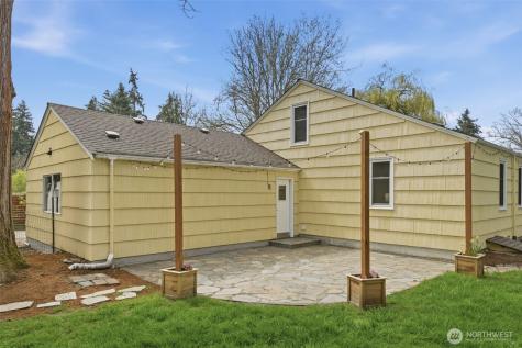 13323 20th Avenue NE Seattle WA 98125