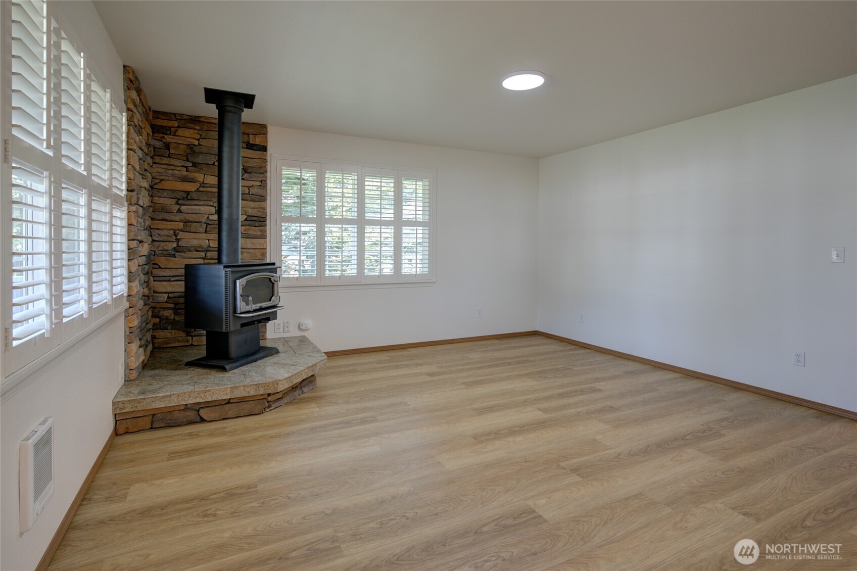 165 N Narwhal Loop NW Ocean Shores WA 98569