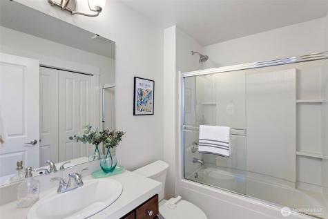 18521 46th Avenue SE Bothell WA 98012