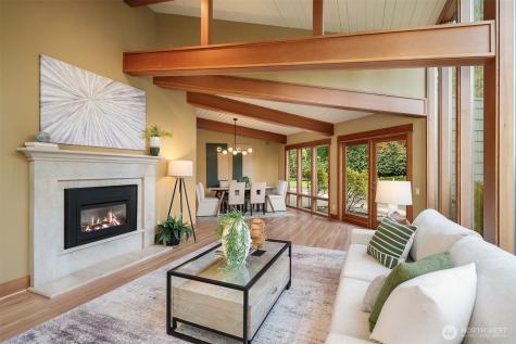 7816 NE 32nd Street Medina WA 98039