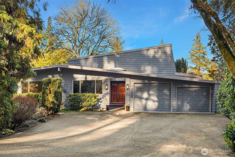 7816 NE 32nd Street Medina WA 98039