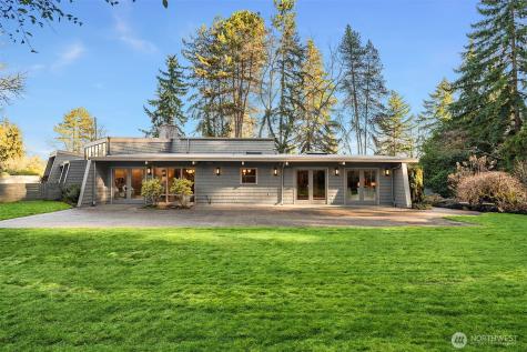 7816 NE 32nd Street Medina WA 98039
