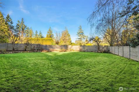 7816 NE 32nd Street Medina WA 98039
