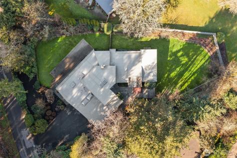 7816 NE 32nd Street Medina WA 98039