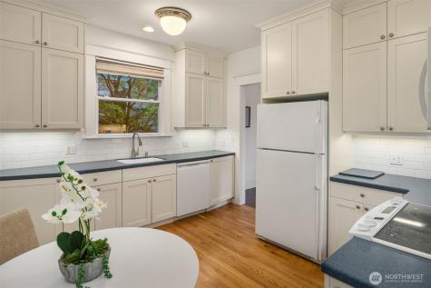 6903 32nd Avenue NW Seattle WA 98117