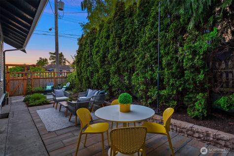 6903 32nd Avenue NW Seattle WA 98117