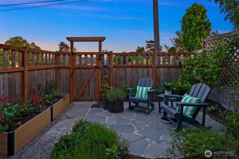 6903 32nd Avenue NW Seattle WA 98117