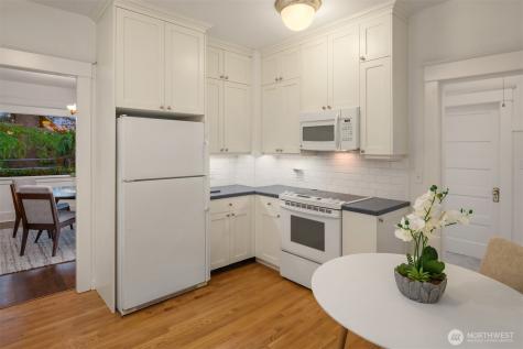6903 32nd Avenue NW Seattle WA 98117