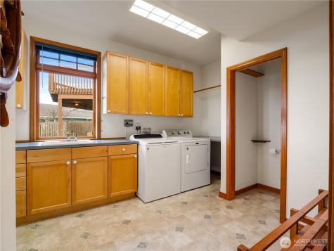 317 Captain Gray Court SE Ocean Shores WA 98569