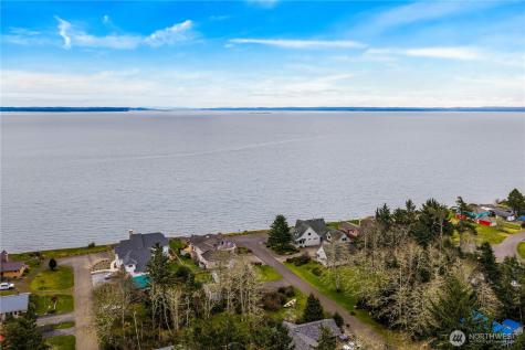 317 Captain Gray Court SE Ocean Shores WA 98569