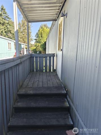 1720 Maple Lane Kent WA 98030
