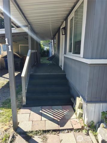 1720 Maple Lane Kent WA 98030