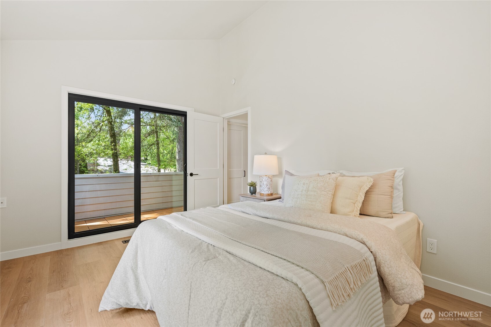 1400 Bellevue Way SE Bellevue WA 98004