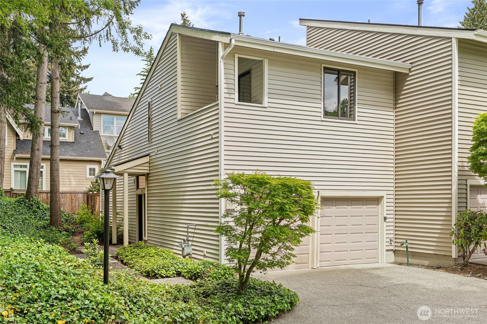 1400 Bellevue Way SE Bellevue WA 98004