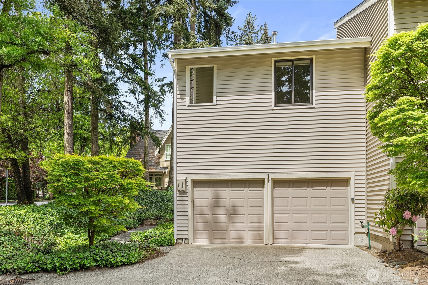 1400 Bellevue Way SE Bellevue WA 98004