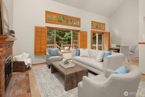 275 Mt Quay Drive NW Issaquah WA 98027