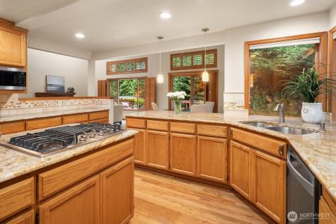 275 Mt Quay Drive NW Issaquah WA 98027