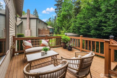 275 Mt Quay Drive NW Issaquah WA 98027