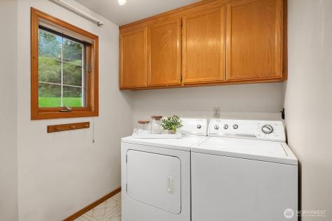 275 Mt Quay Drive NW Issaquah WA 98027