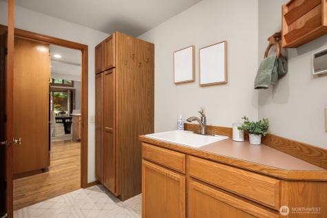 275 Mt Quay Drive NW Issaquah WA 98027