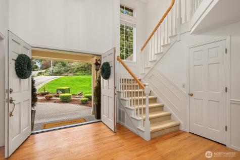 275 Mt Quay Drive NW Issaquah WA 98027