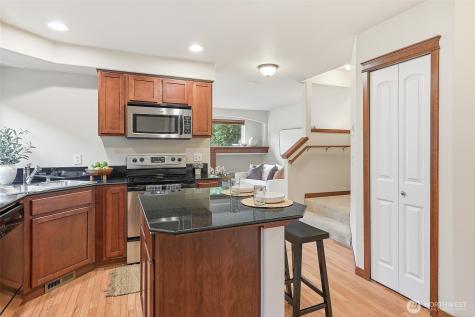 2502 204th Place SW Lynnwood WA 98036
