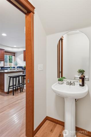 2502 204th Place SW Lynnwood WA 98036