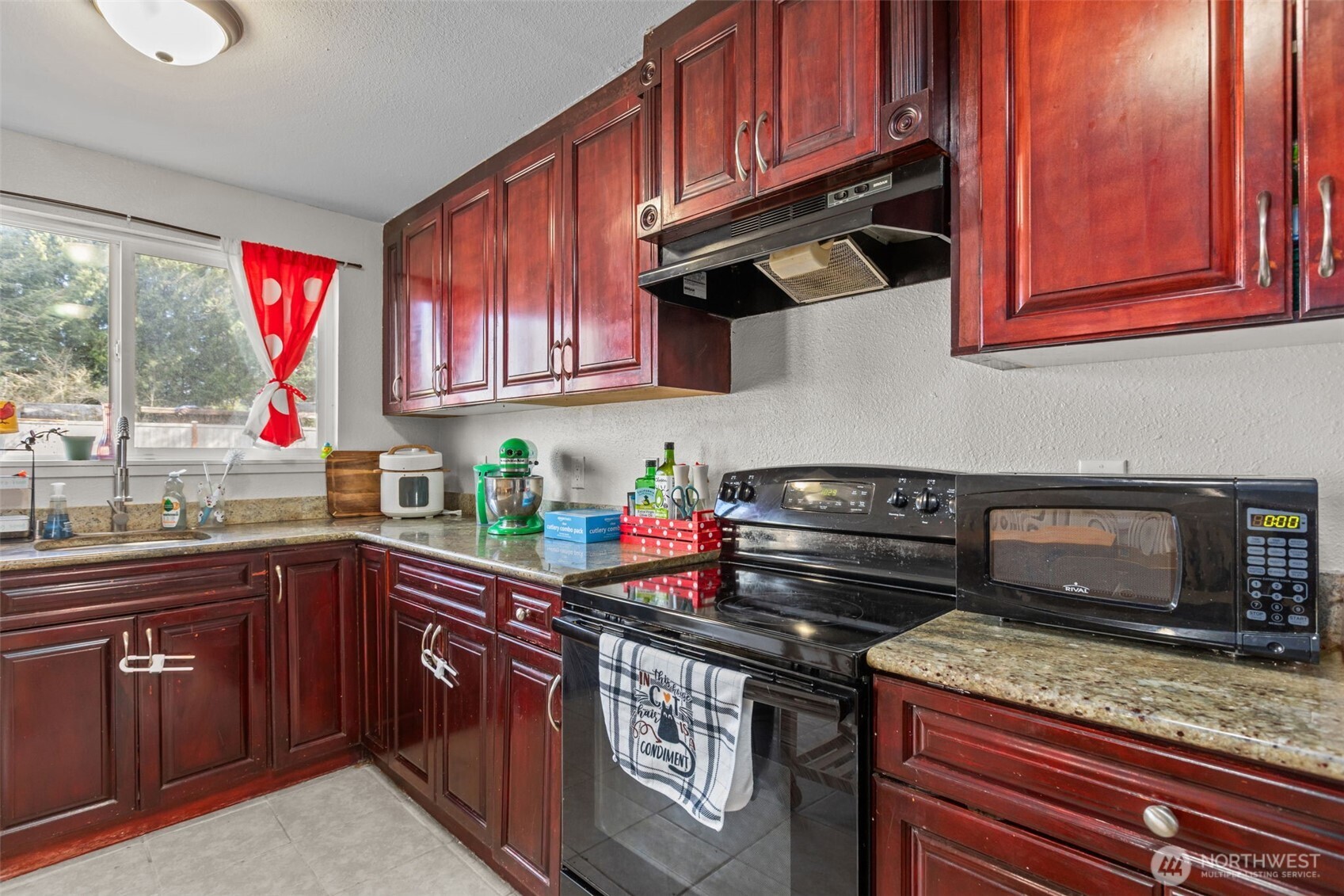 1711 4th Avenue NW Puyallup WA 98371