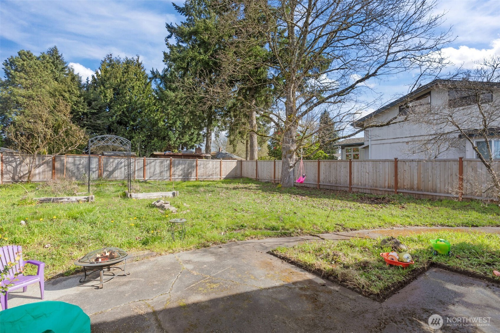 1711 4th Avenue NW Puyallup WA 98371