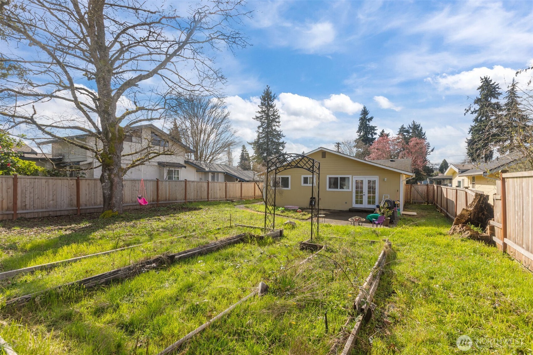 1711 4th Avenue NW Puyallup WA 98371