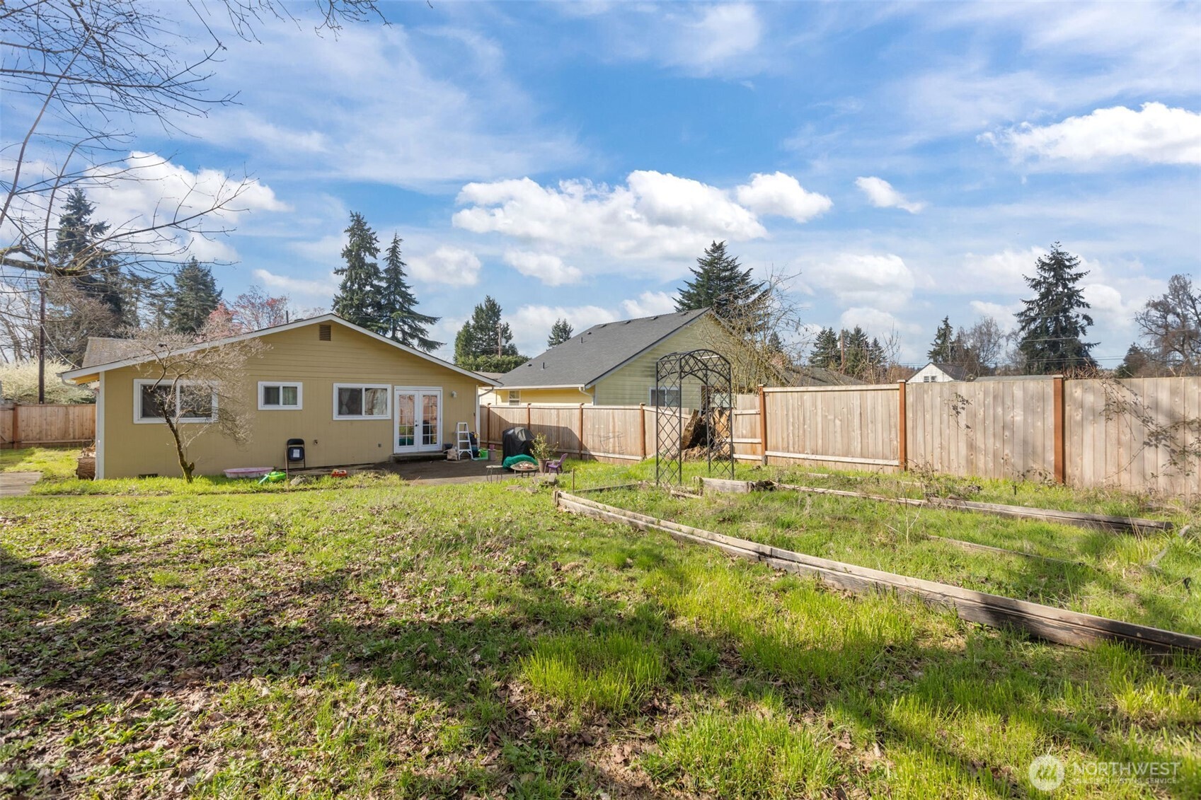 1711 4th Avenue NW Puyallup WA 98371